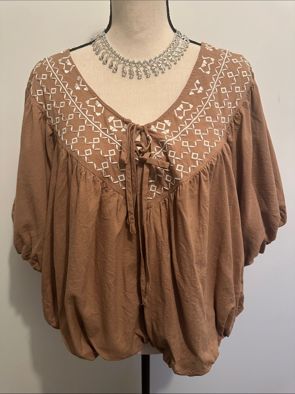 Torrid Festi Bubble Cotton Cropped Embroidered Tie-Front Brown Boho Top - Picture 2 of 7